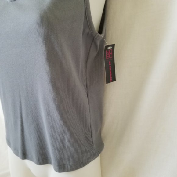NWT-No Boundaries Sleeveless Grey Top w/Criss-Cross Straps -Juniors 11-13 - Picture 7 of 12
